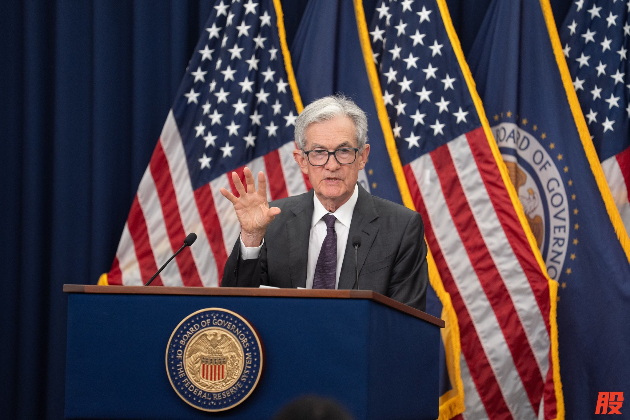 7月30日，美国联邦储备委员会主席鲍威尔在华盛顿出席记者会。新华社记者胡友松摄